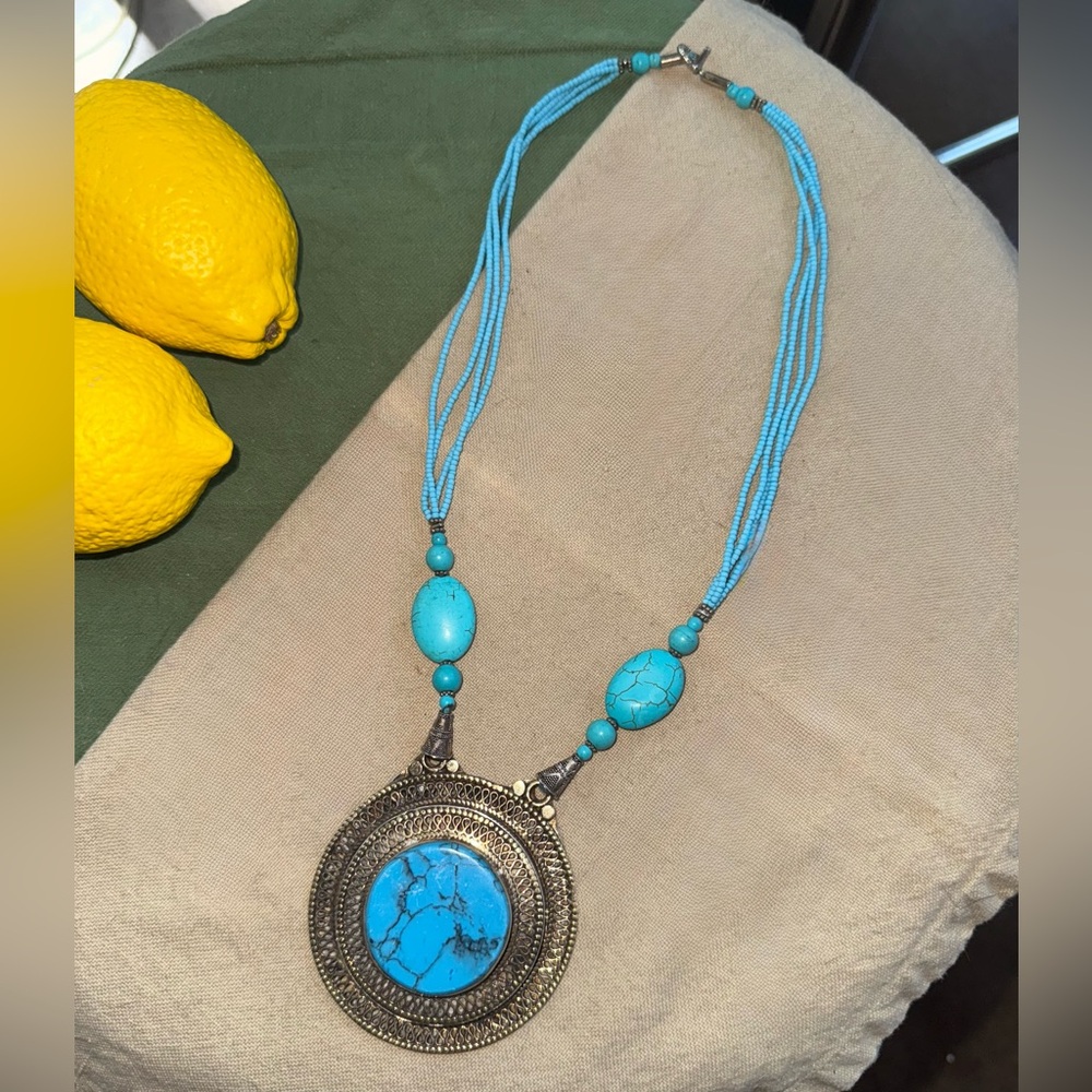 🆕 Faux Turquoise Pendant Necklace